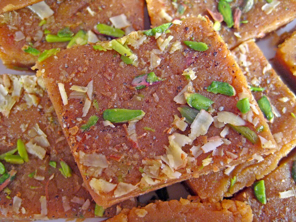 পেস্তা বরফি