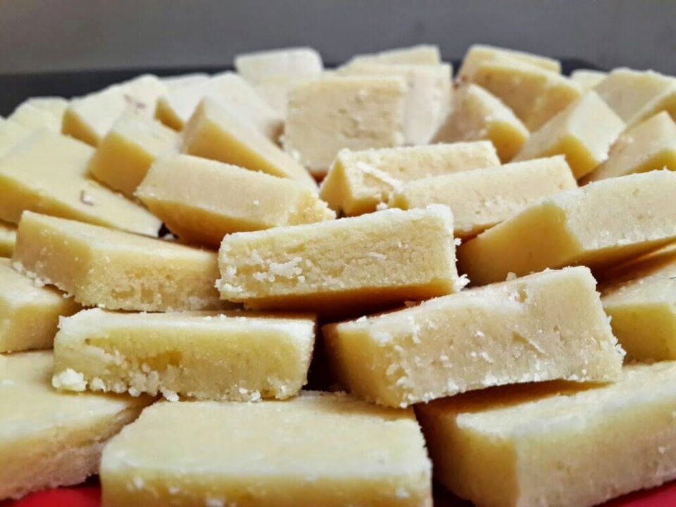 নারিকেল বরফি